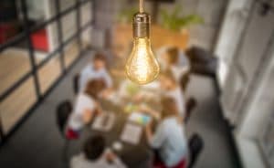 lightbulb_business-team-meeting